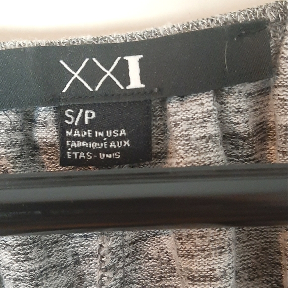 Forever 21 grey knit top - Picture 4 of 4